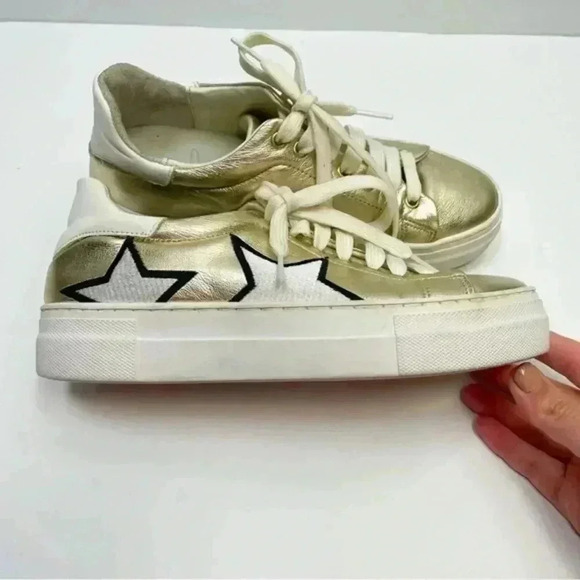 Jennifer Tattanelli Metallic Gold Star‎ Platform Sneaker - Picture 2 of 7
